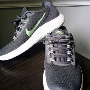 Nike Women's Charcoal and Mint Sneakers